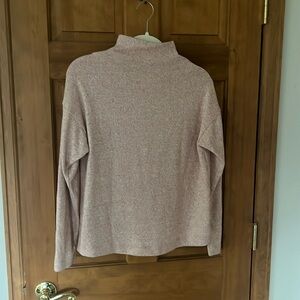 UNIGLO pale pink and white soft sweater. Mock turtleneck size small